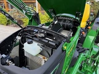 Image of John Deere 2032R equipment image 4