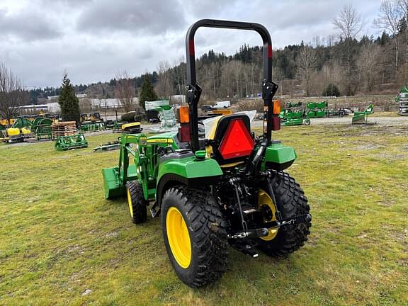 Image of John Deere 2032R equipment image 1