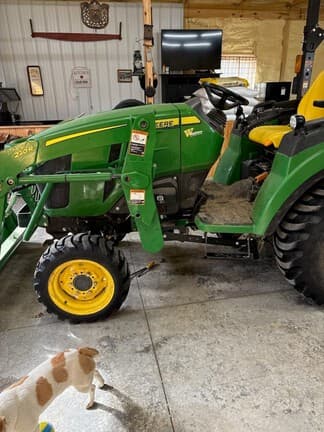 Image of John Deere 2032R equipment image 4