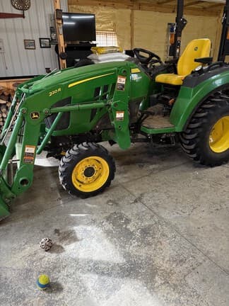 Image of John Deere 2032R Primary image