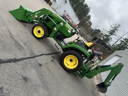 Image of John Deere 2032R equipment image 1