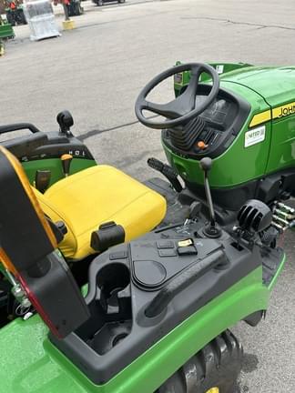 Image of John Deere 2032R equipment image 3