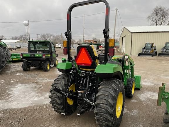 Image of John Deere 2032R equipment image 2