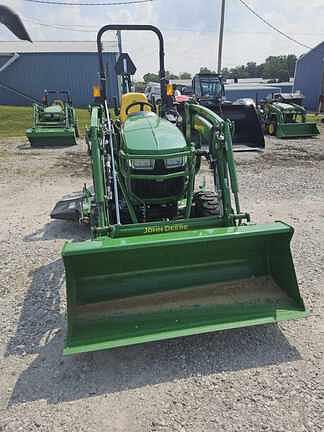 Image of John Deere 2032R equipment image 4