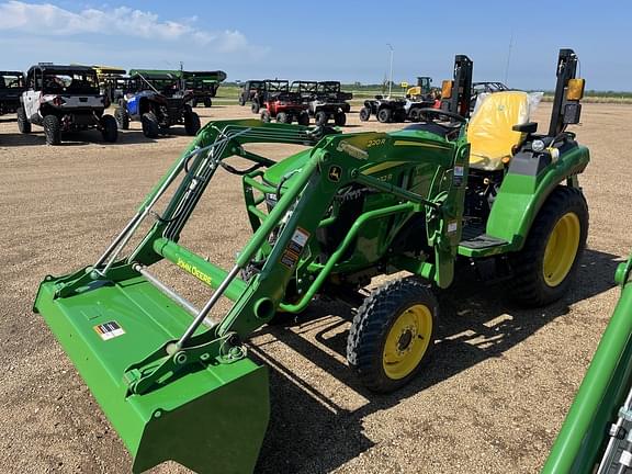 Image of John Deere 2032R equipment image 1