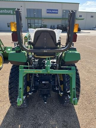 Image of John Deere 2032R equipment image 2
