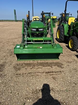 Image of John Deere 2032R equipment image 3