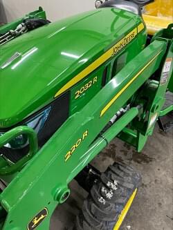 Image of John Deere 2032R equipment image 1