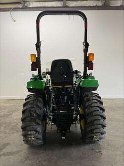 Image of John Deere 2032R equipment image 3