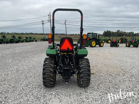 Image of John Deere 2032R equipment image 3