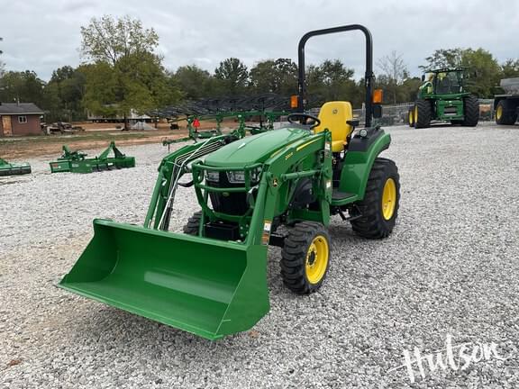 Image of John Deere 2032R equipment image 1