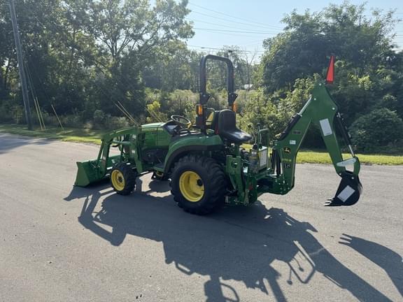 Image of John Deere 2032R equipment image 4