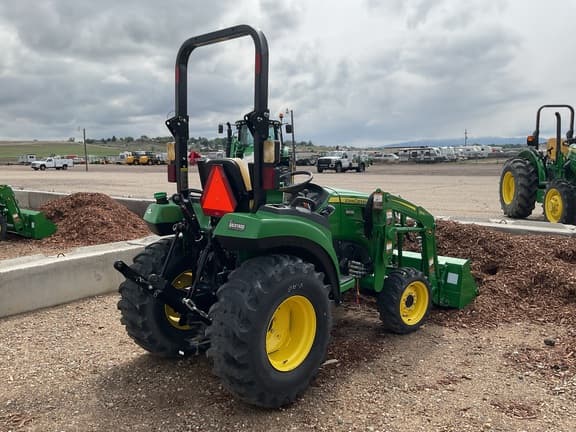 Image of John Deere 2032R equipment image 3