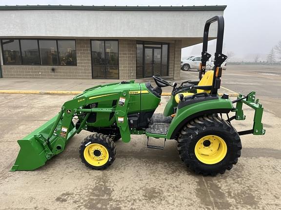 Image of John Deere 2032R equipment image 1