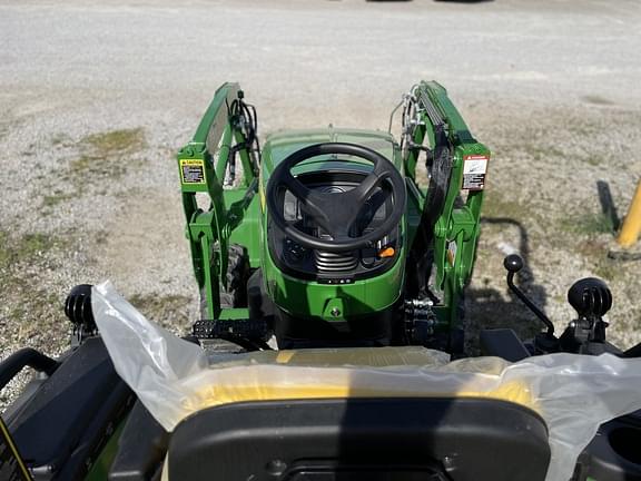 Image of John Deere 2038R equipment image 2