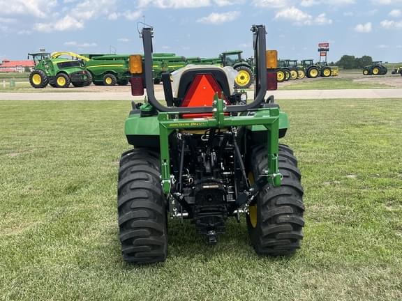 Image of John Deere 2038R equipment image 4
