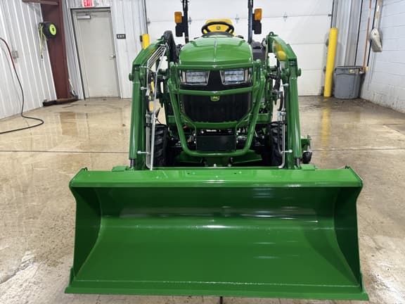 Image of John Deere 2038R equipment image 2