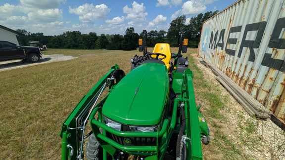 Image of John Deere 2038R equipment image 4