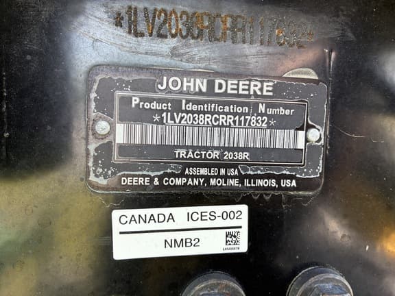 Image of John Deere 2038R equipment image 4