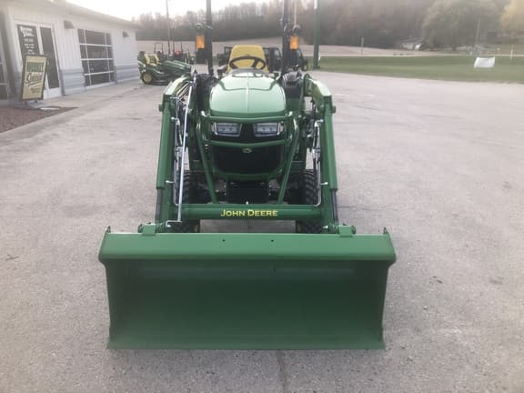 Image of John Deere 2038R equipment image 3