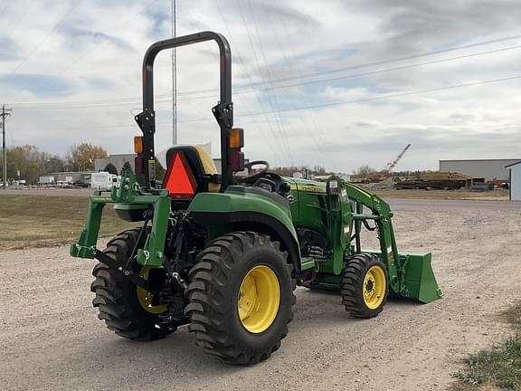 Image of John Deere 2038R equipment image 4