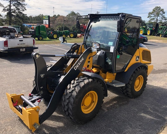 Image of John Deere 204G equipment image 3