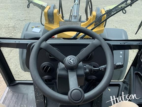 Image of John Deere 204G equipment image 4