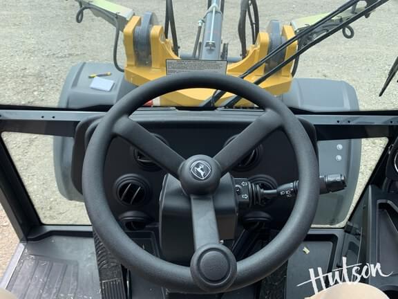 Image of John Deere 204G equipment image 4