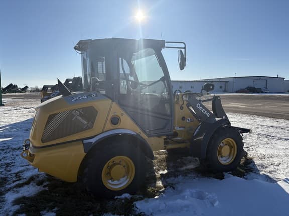 Image of John Deere 204G equipment image 4