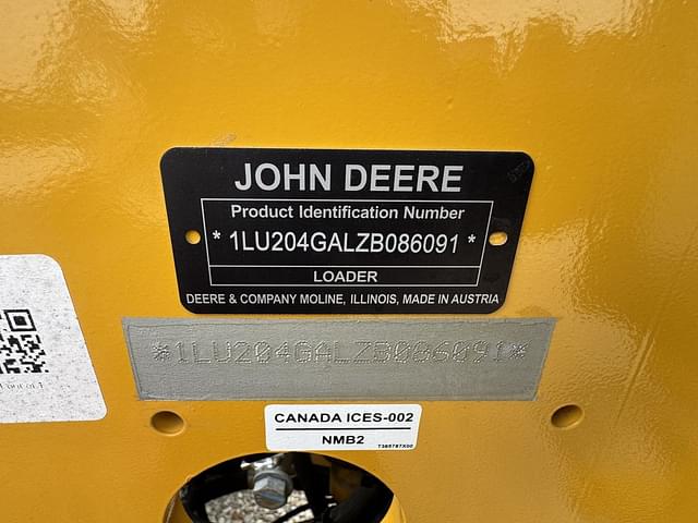 Image of John Deere 204G equipment image 4