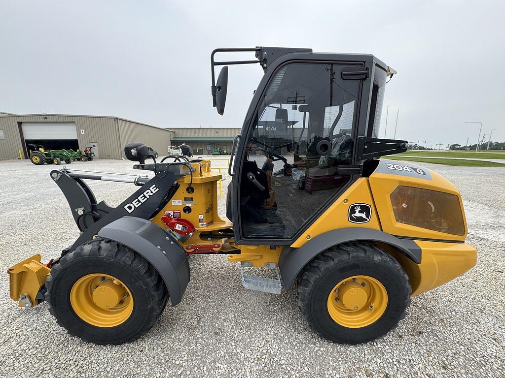 Image of John Deere 204G Primary image