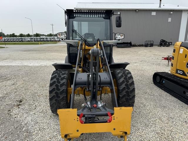 Image of John Deere 204G equipment image 1
