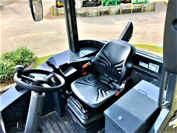 Image of John Deere 204G Image 1