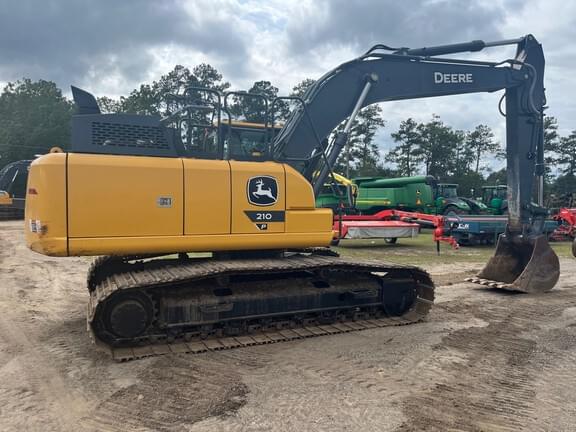 Image of John Deere 210P equipment image 2