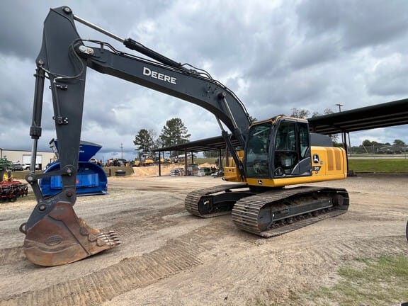 2024 John Deere 210P Equipment Image0