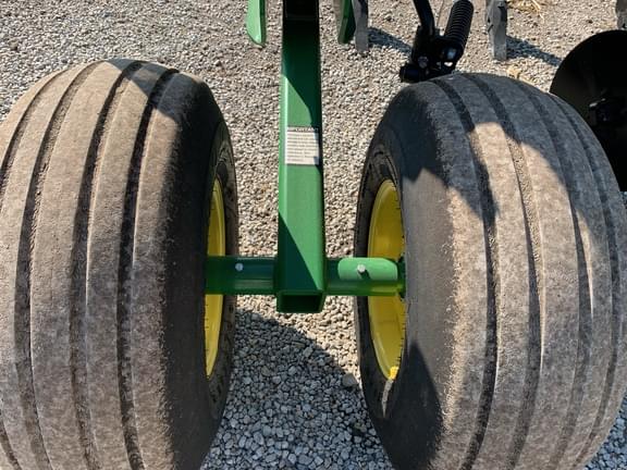 Image of John Deere 2100 equipment image 1