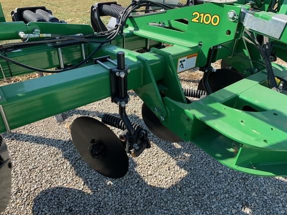 Image of John Deere 2100 equipment image 2