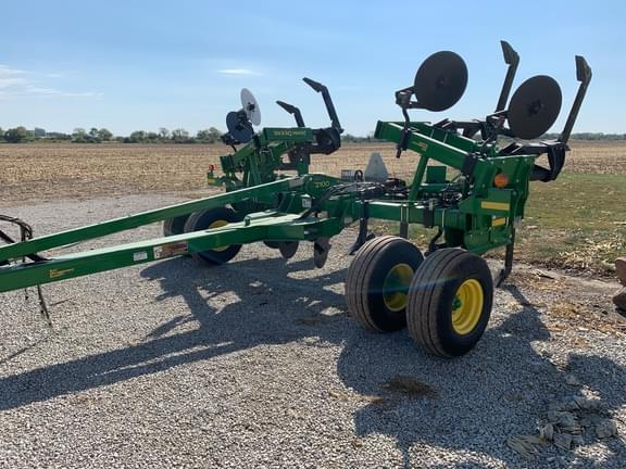 Image of John Deere 2100 equipment image 3