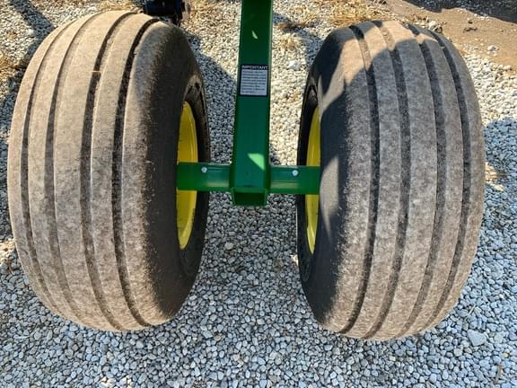 Image of John Deere 2100 equipment image 4