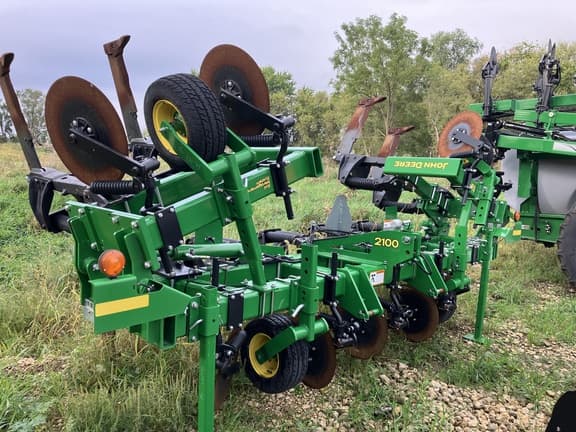 Image of John Deere 2100 Primary image