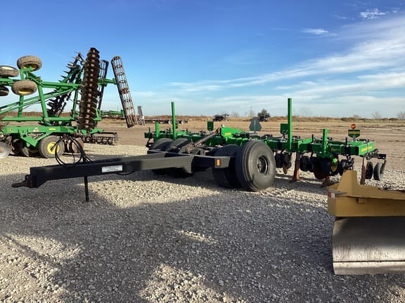 2024 John Deere 2100 Equipment Image0