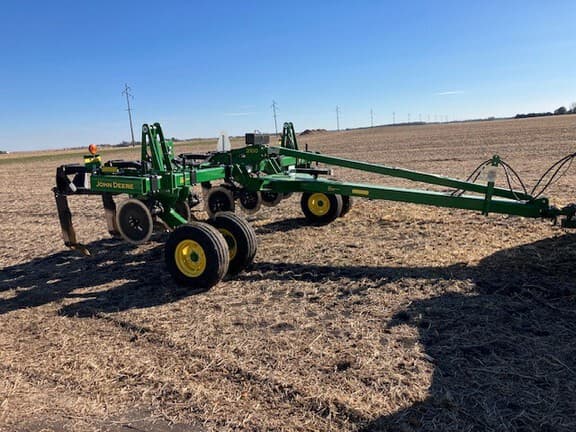 Image of John Deere 2100 equipment image 1