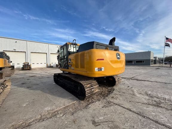 Image of John Deere 210P equipment image 4