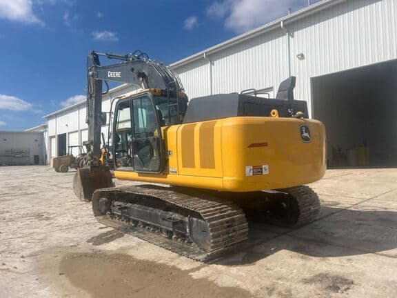 Image of John Deere 210P equipment image 2