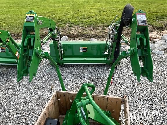 Image of John Deere 220R equipment image 1