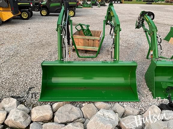 Image of John Deere 220R equipment image 3