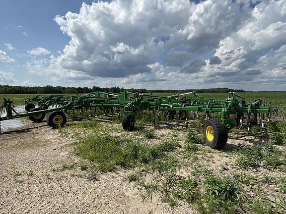 Image of John Deere 2230 equipment image 1