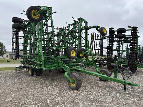 Image of John Deere 2230 equipment image 1