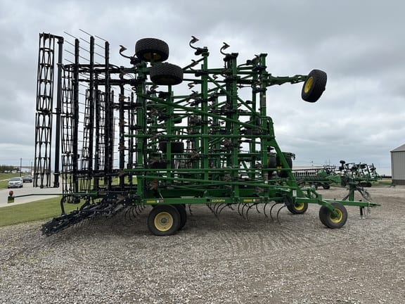 2024 John Deere 2230 Equipment Image0