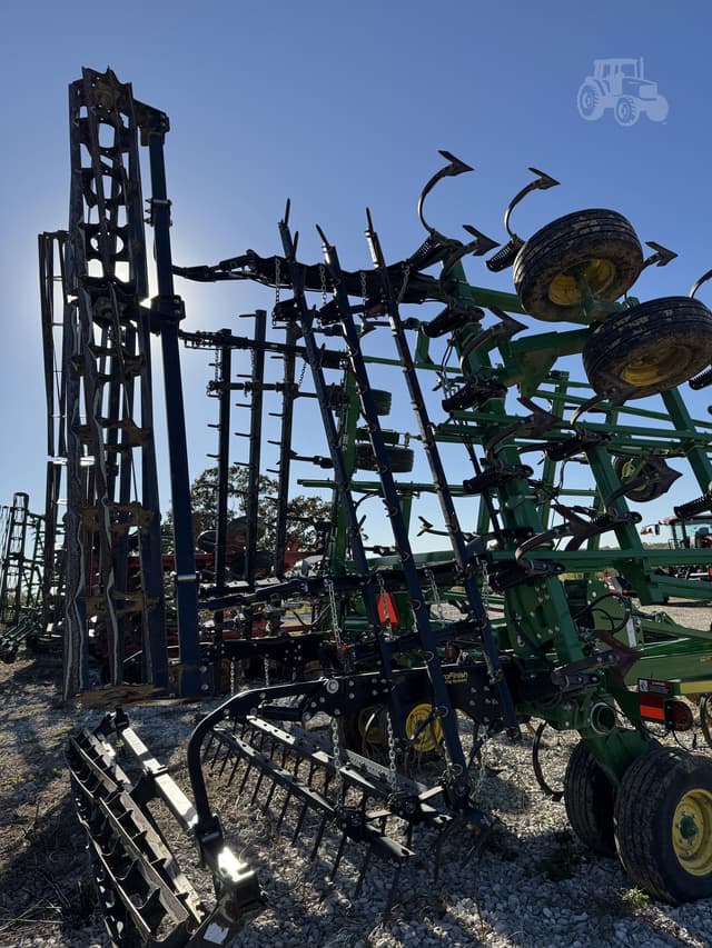 Image of John Deere 2230FH equipment image 1